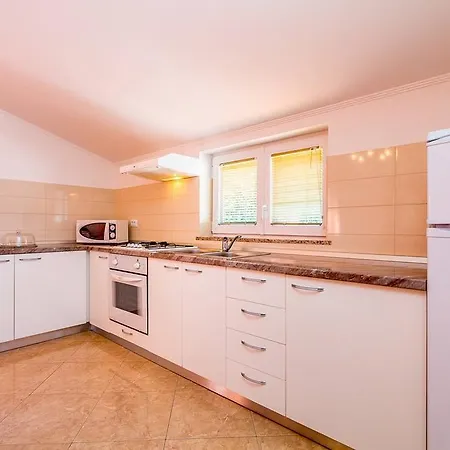 Apartamento Nela Ližnjan